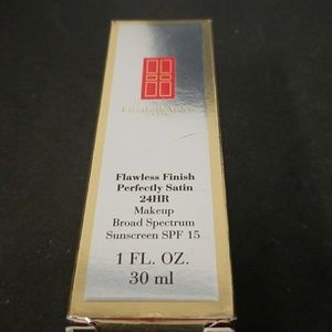 ELIZABETH ARDEN flawless finish perfectly satin